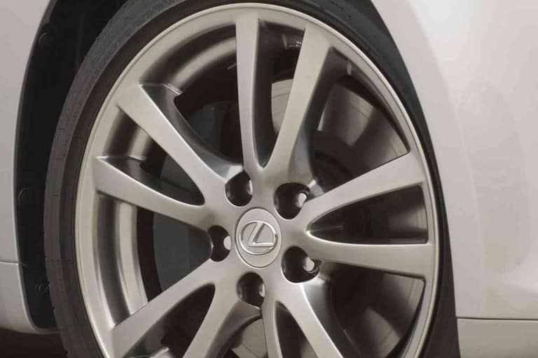 Why Lexus IS 250 Tires Have Different Sizes: A Comprehensive Explanation